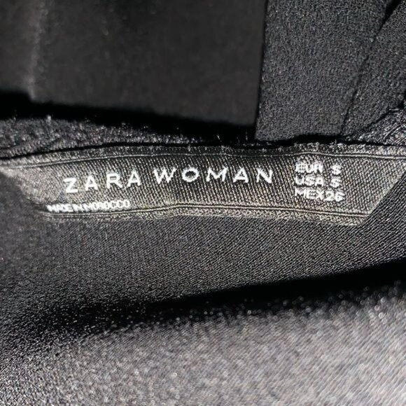 Zara Black Top Slightly Hi-Lo Hem 3/4 Sleeves Shoulder Accent Buttons Size Small - Picture 4 of 5